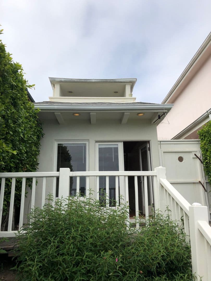 Goleta Apartment: 6581 Del Playa