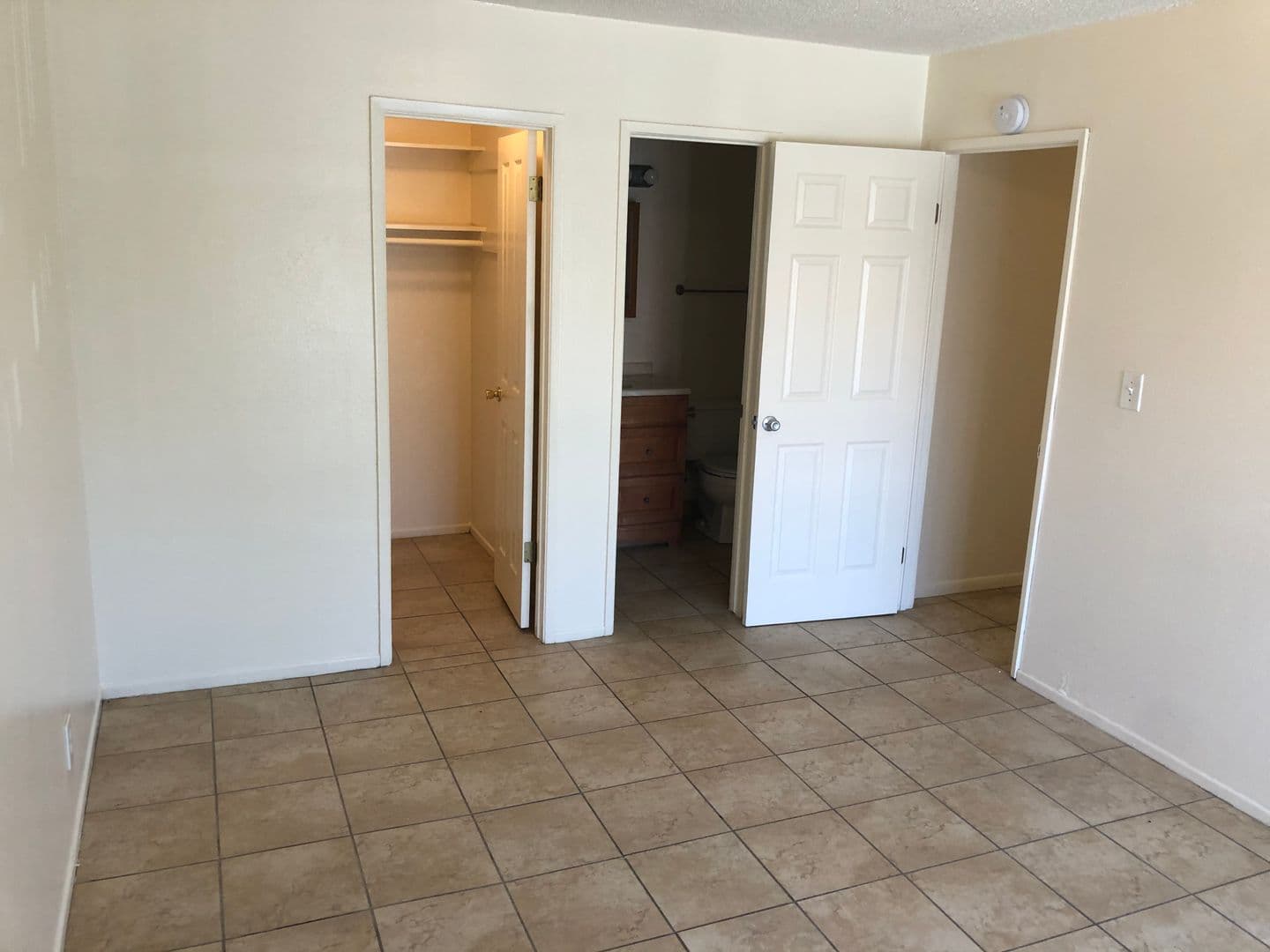 Goleta Apartment: 6561 Del Playa
