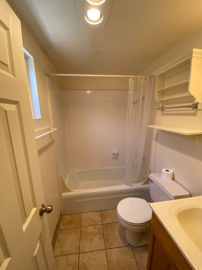 Goleta Apartment: 6679 Del Playa