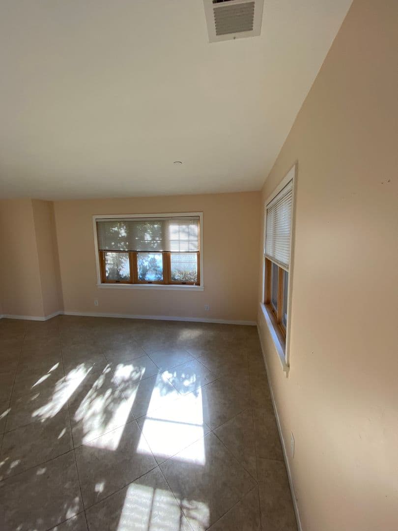 Goleta Apartment: 6736 Sueno