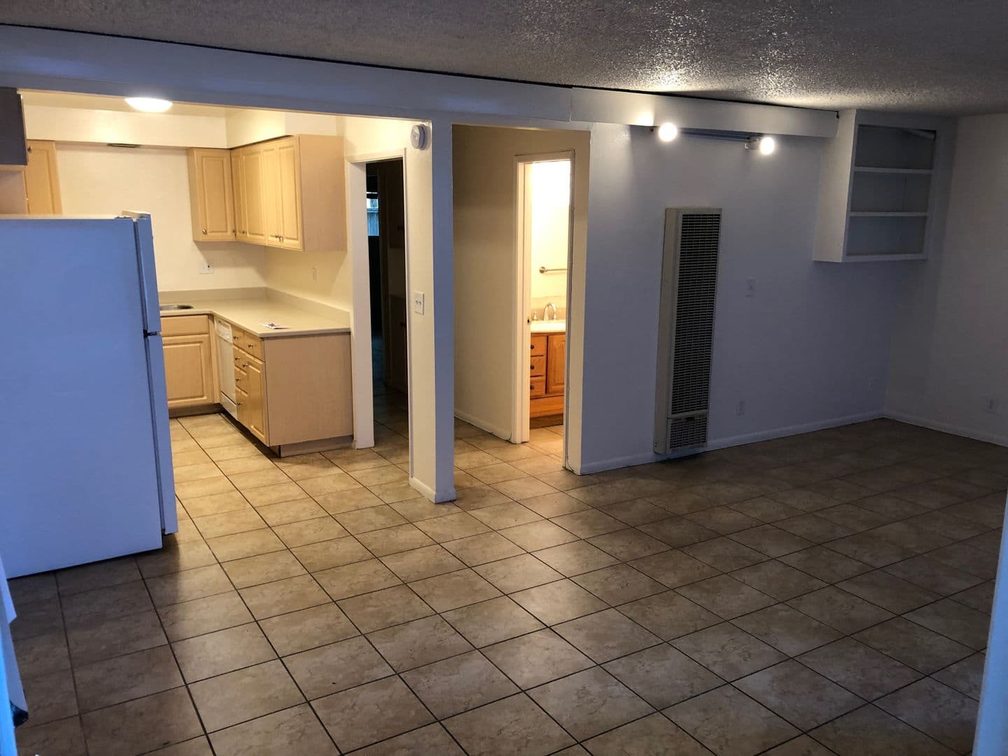 Goleta Apartment: 6561 Del Playa