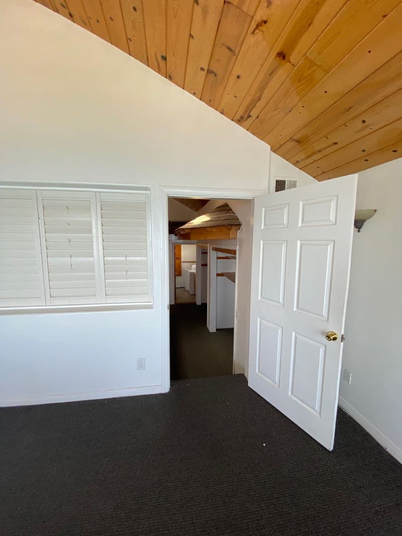 Goleta Apartment: 6573 Del Playa
