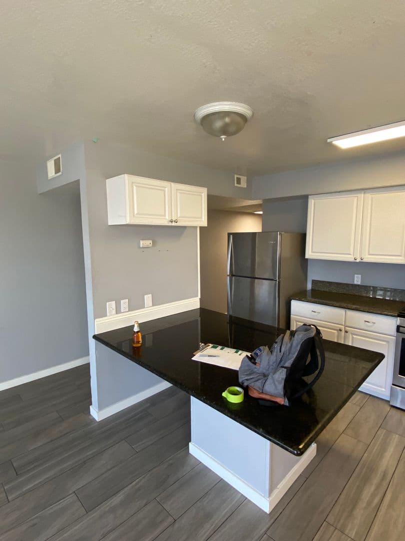 Goleta Apartment: 6777 Del Playa