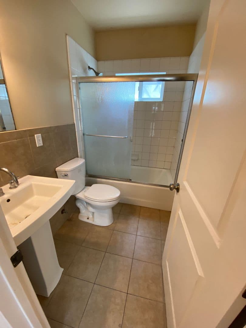 Goleta Apartment: 6633 Del Playa