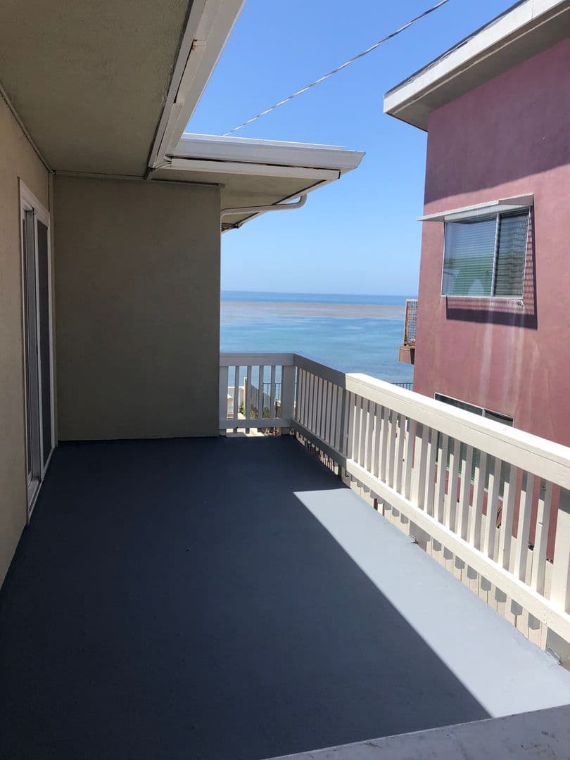 Goleta Apartment: 6561 Del Playa