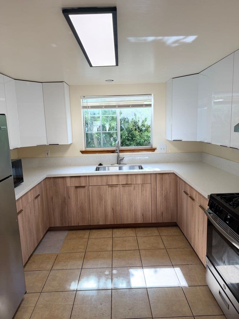 Goleta Apartment: 6564 Del Playa