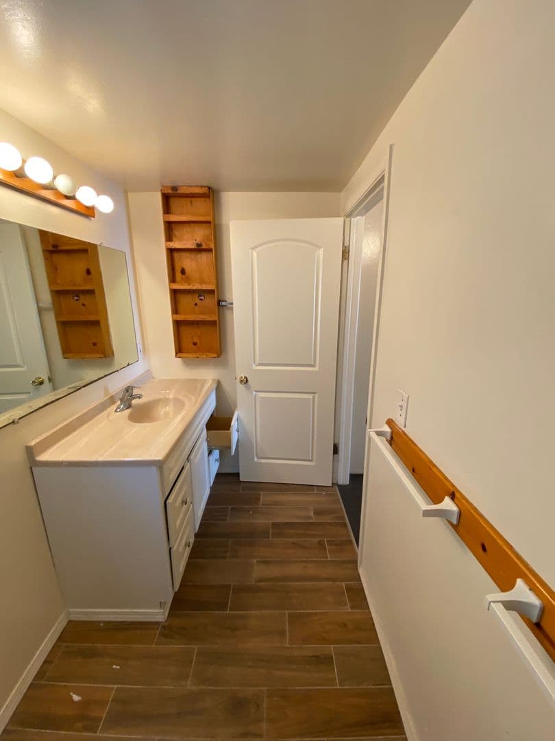 Goleta Apartment: 6564 Del Playa