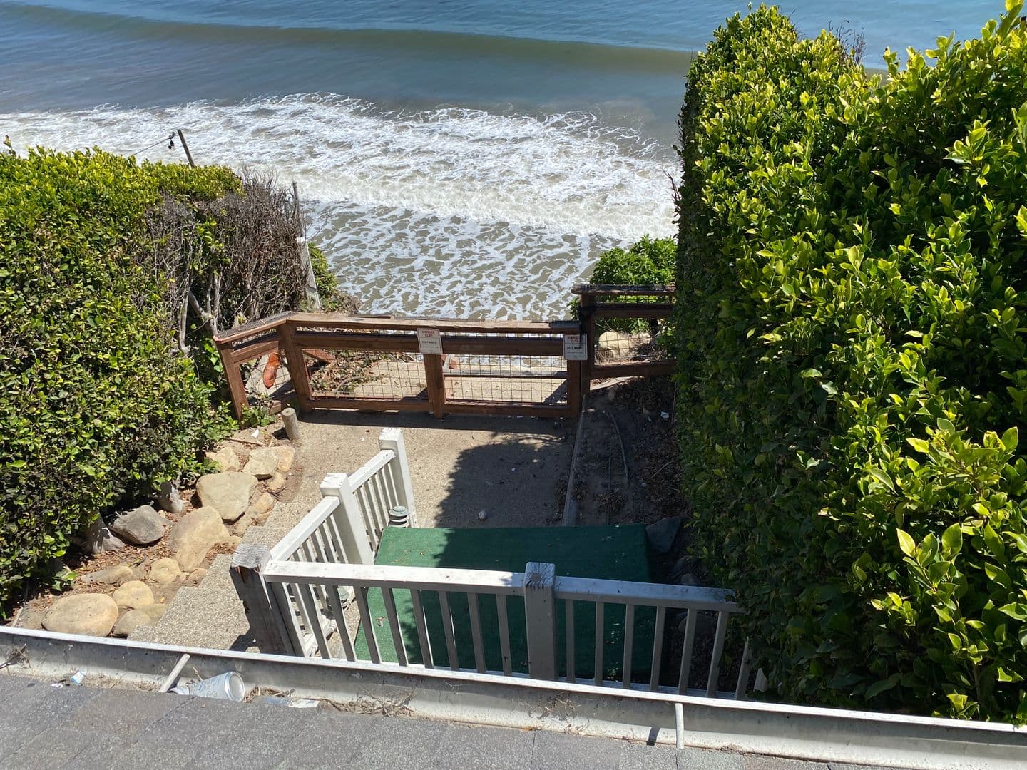 Goleta Apartment: 6581 Del Playa