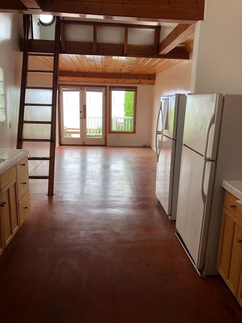 Goleta Apartment: 6581 Del Playa