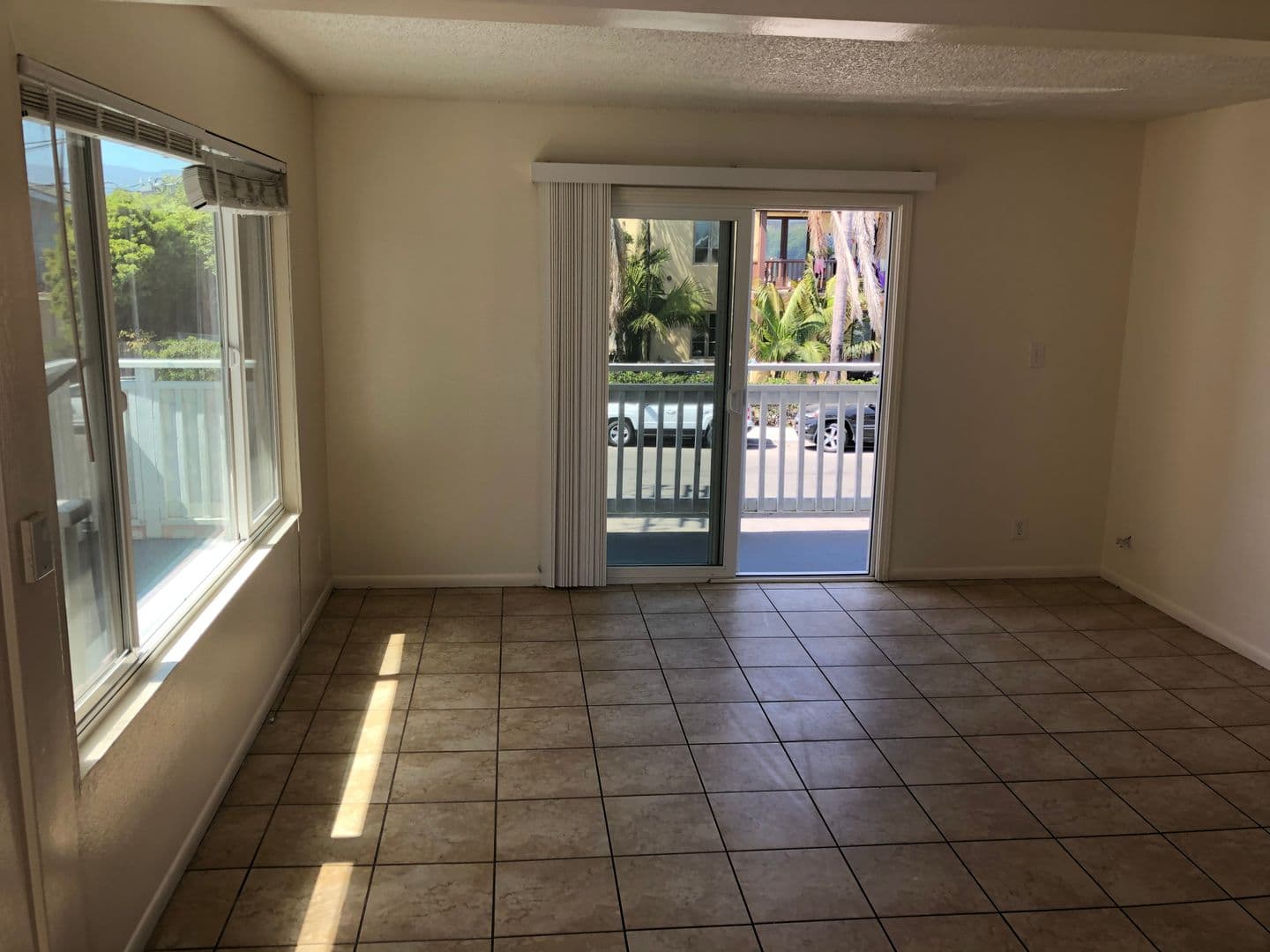 Goleta Apartment: 6561 Del Playa