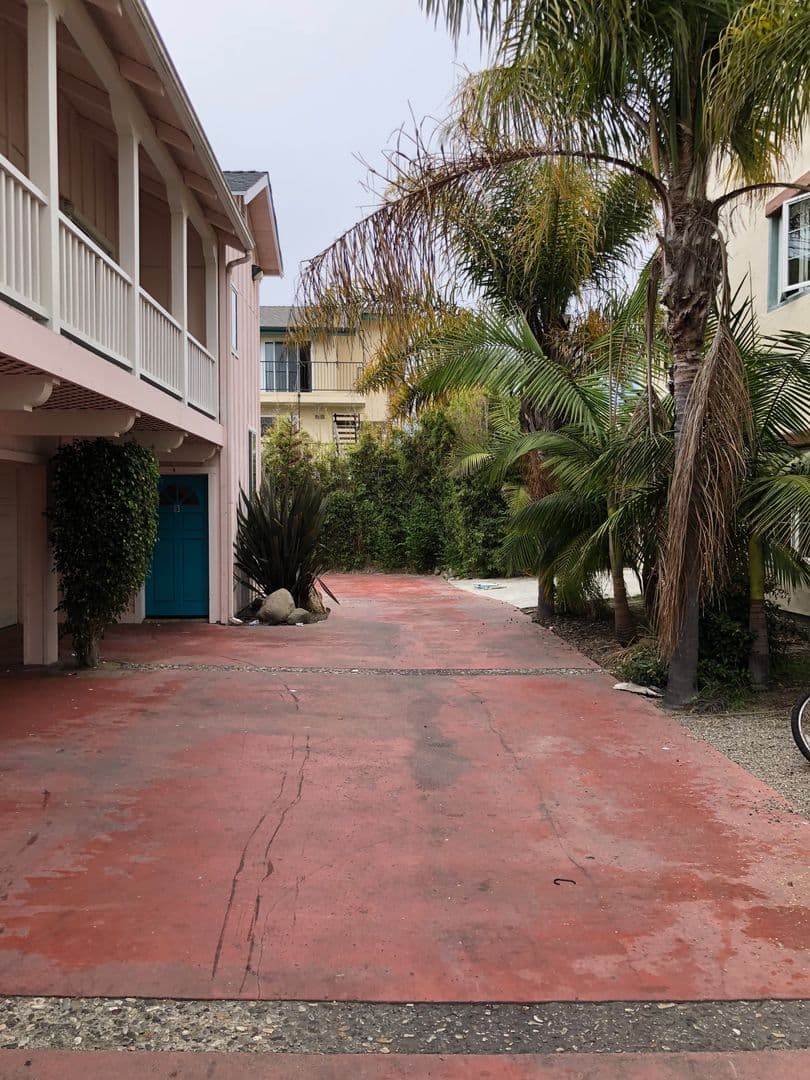 Goleta Apartment: 6564 Del Playa