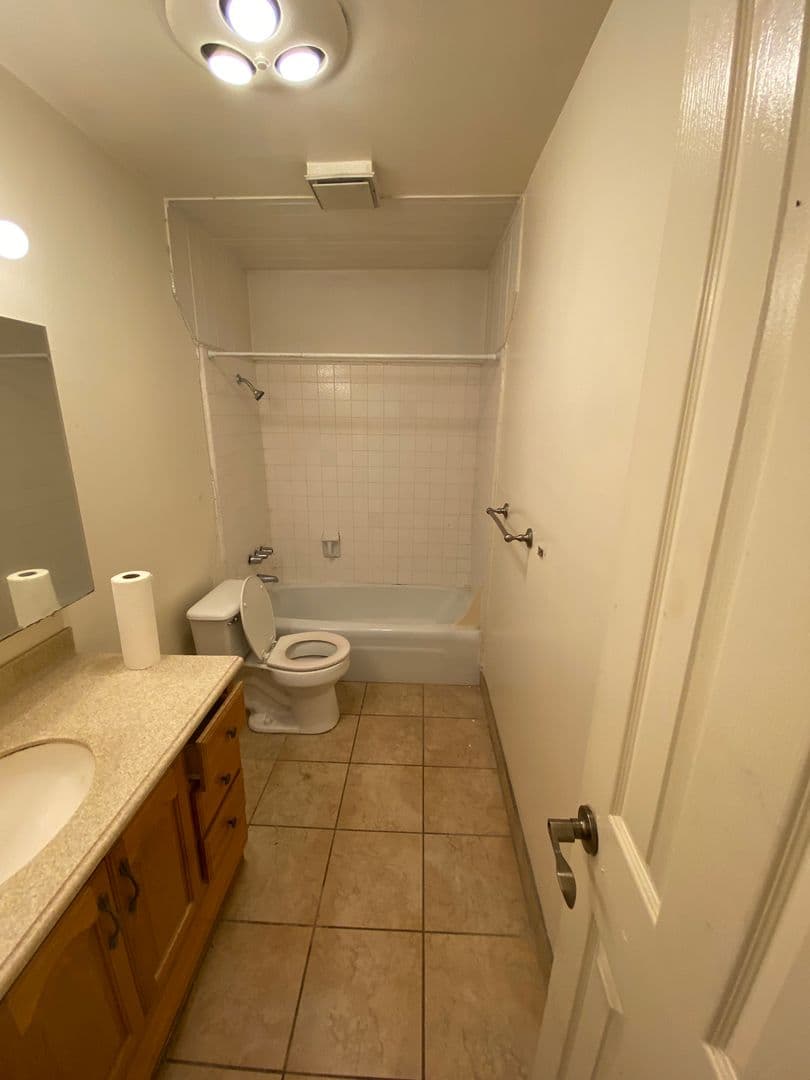 Goleta Apartment: 6561 Del Playa