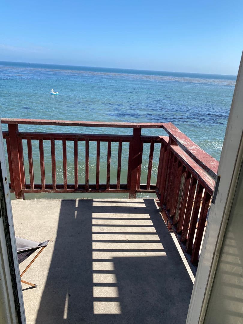 Goleta Apartment: 6705 Del Playa
