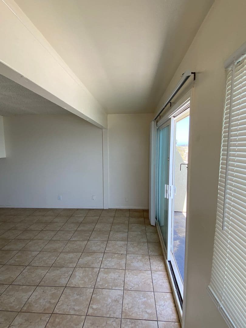 Goleta Apartment: 6561 Del Playa