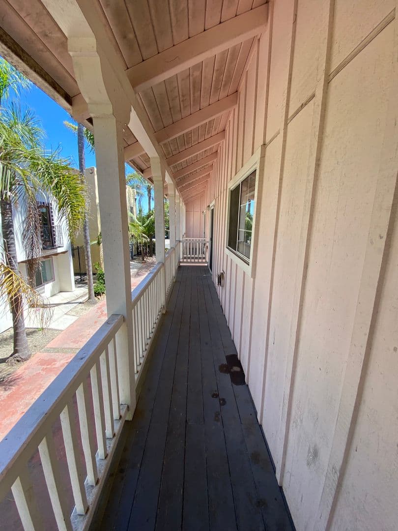 Goleta Apartment: 6564 Del Playa