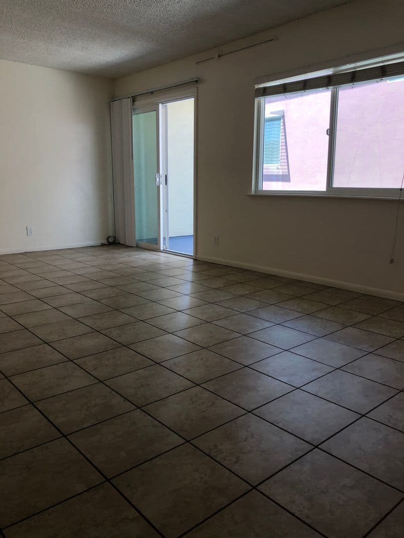 Goleta Apartment: 6561 Del Playa