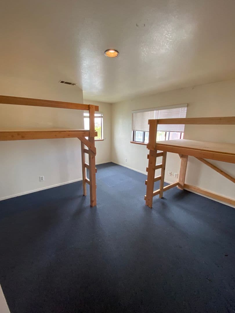 Goleta Apartment: 6555 Del Playa