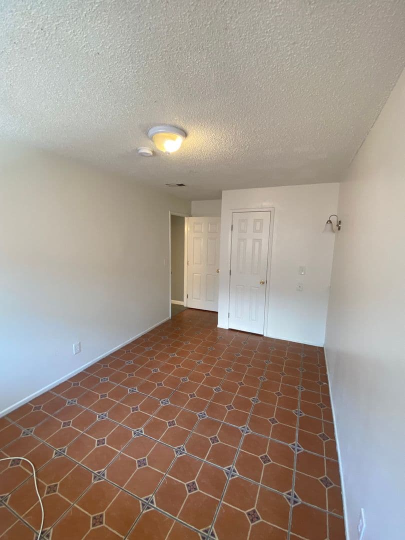 Goleta Apartment: 6777 Del Playa