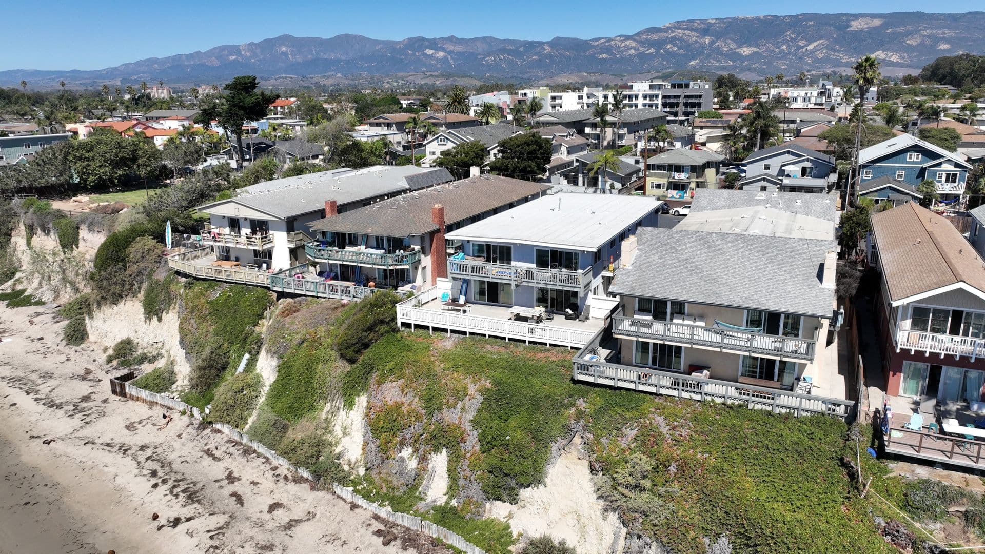 Goleta Apartment: 6525 Del Playa