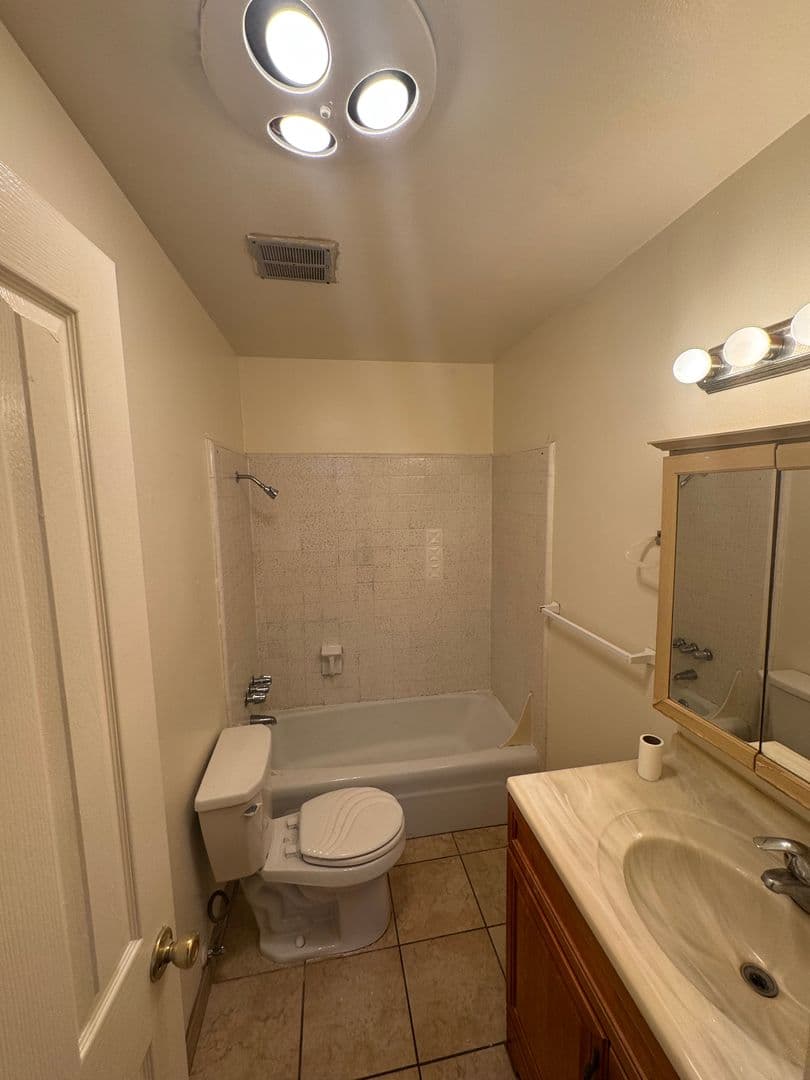 Goleta Apartment: 6561 Del Playa