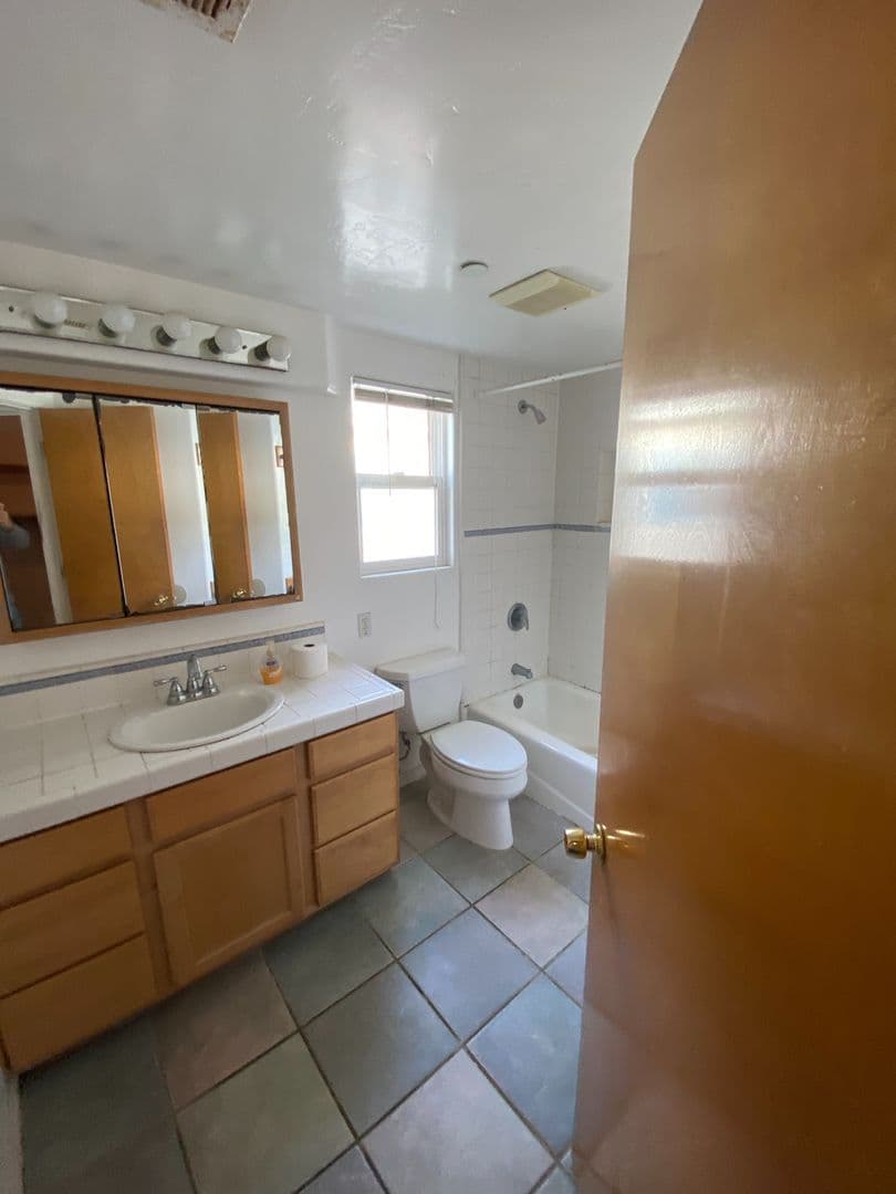 Goleta Apartment: 6577 Del Playa