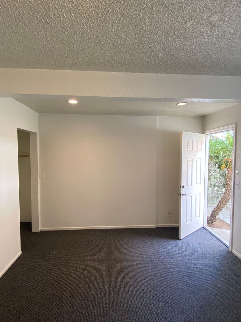 Goleta Apartment: 6777 Del Playa
