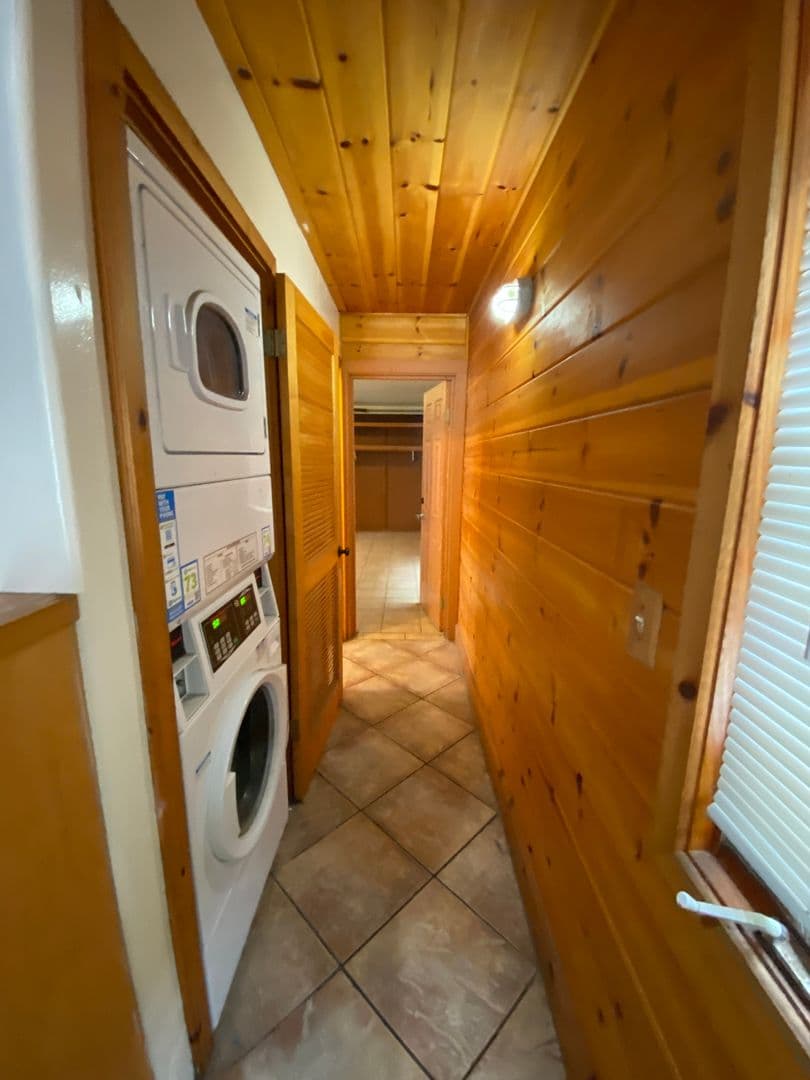 Goleta Apartment: 6585 Del Playa