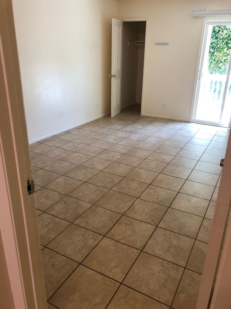 Goleta Apartment: 6561 Del Playa