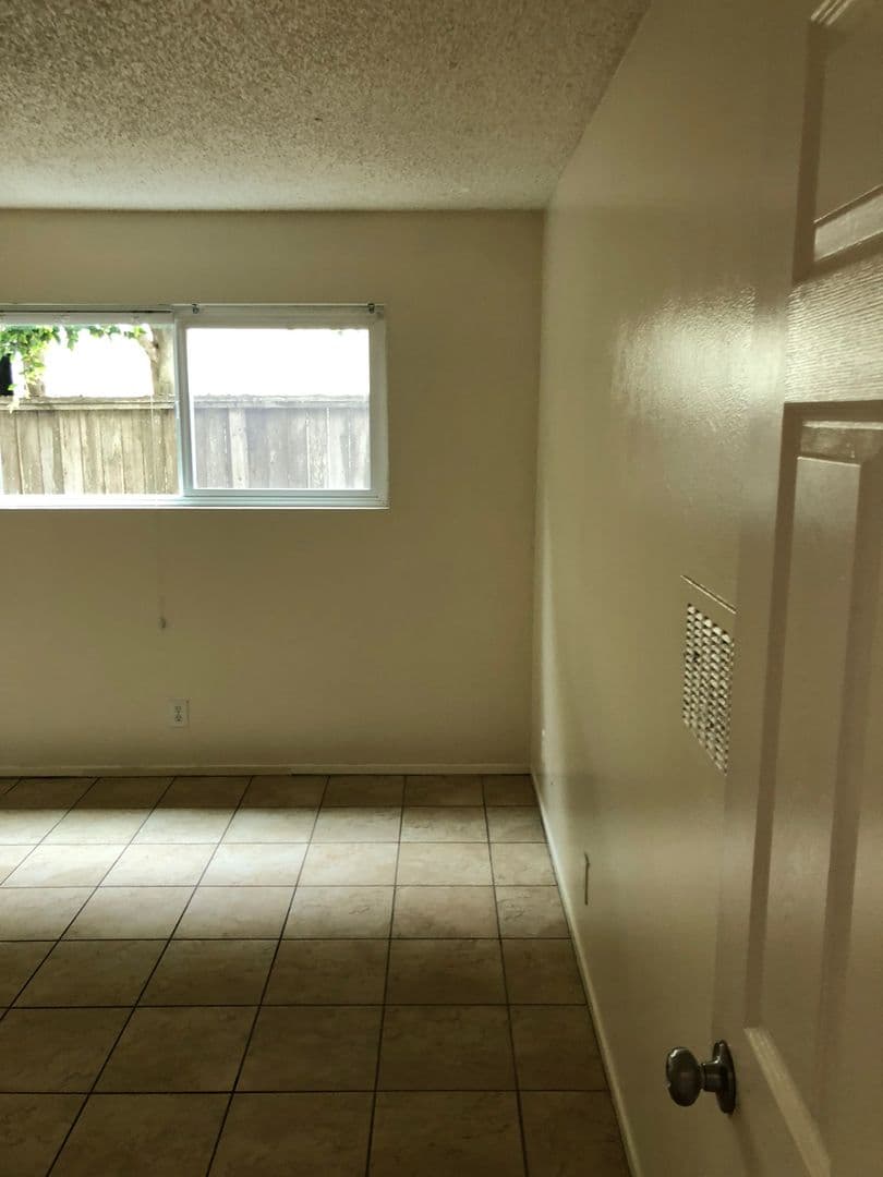 Goleta Apartment: 6561 Del Playa