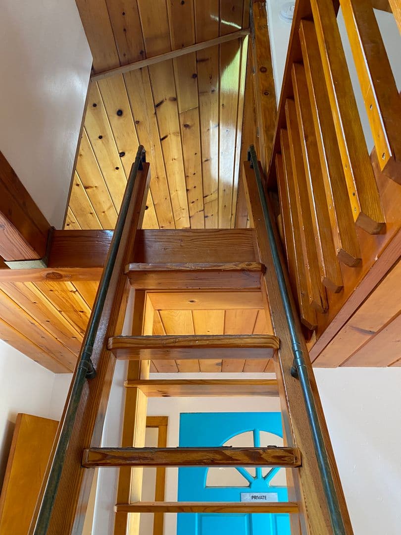 Goleta Apartment: 6581 Del Playa