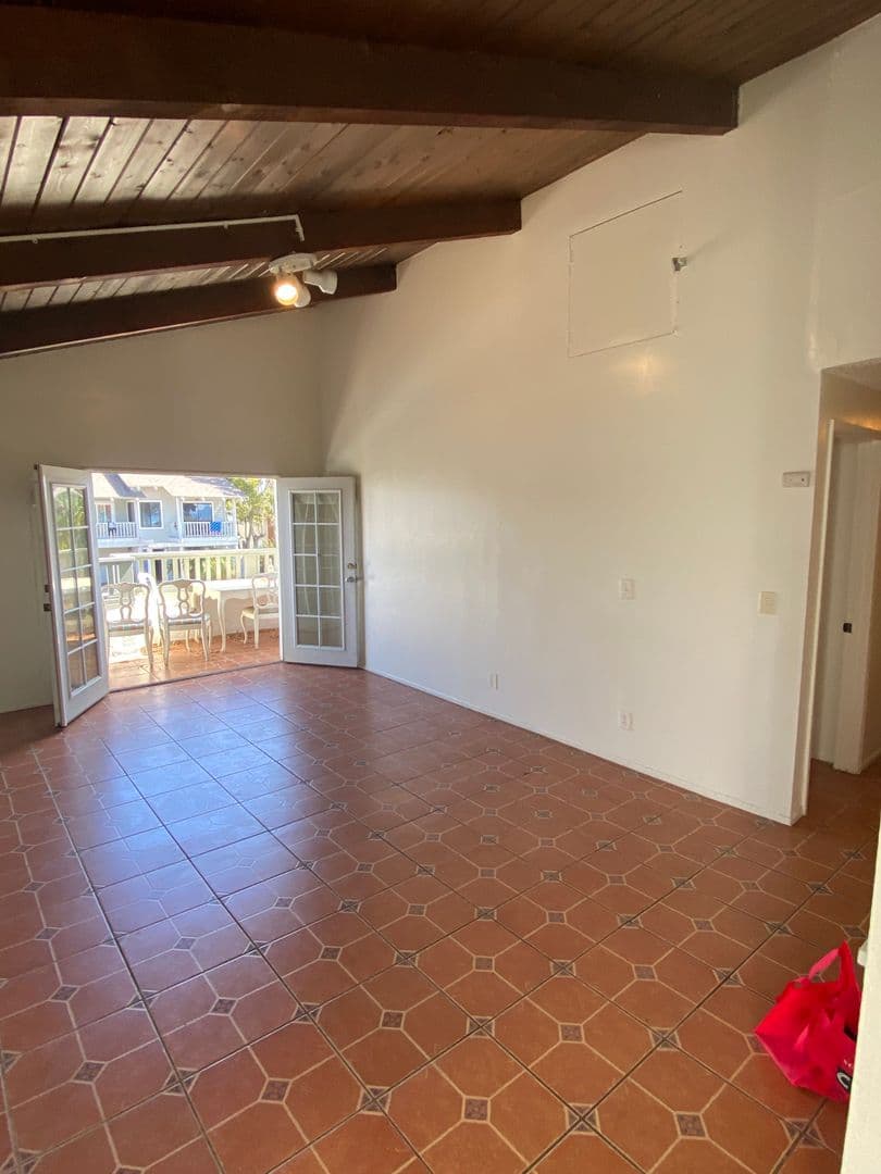 Goleta Apartment: 6777 Del Playa