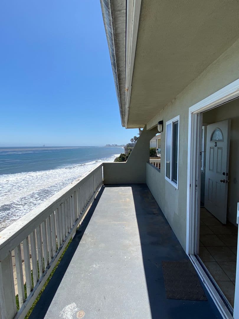 Goleta Apartment: 6561 Del Playa