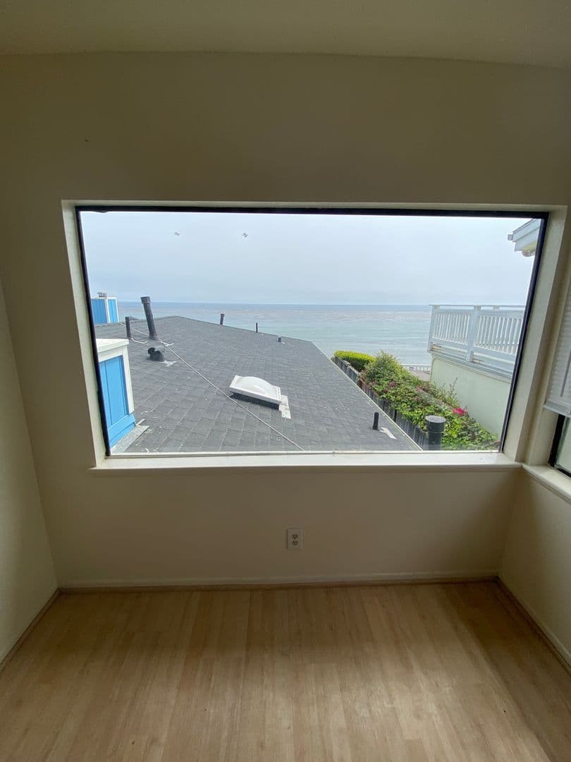 Goleta Apartment: 6555 Del Playa