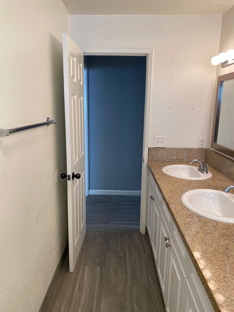 Goleta Apartment: 6777 Del Playa