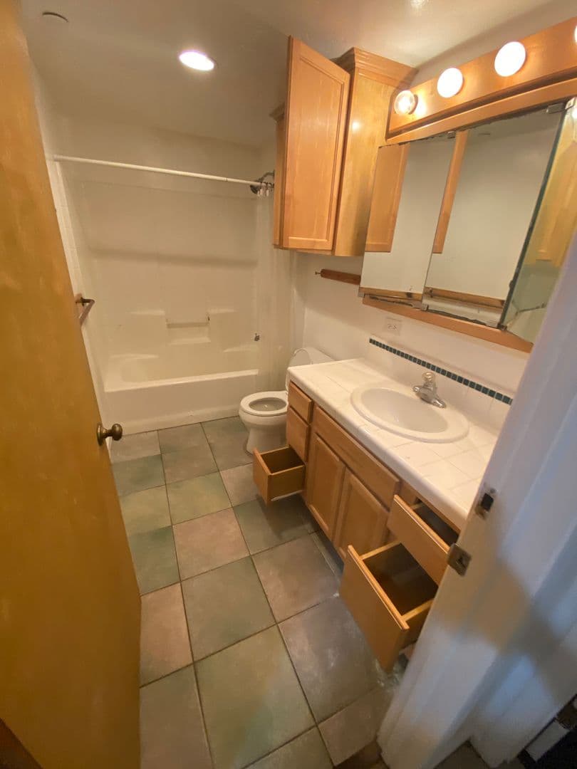 Goleta Apartment: 6535 El Nido