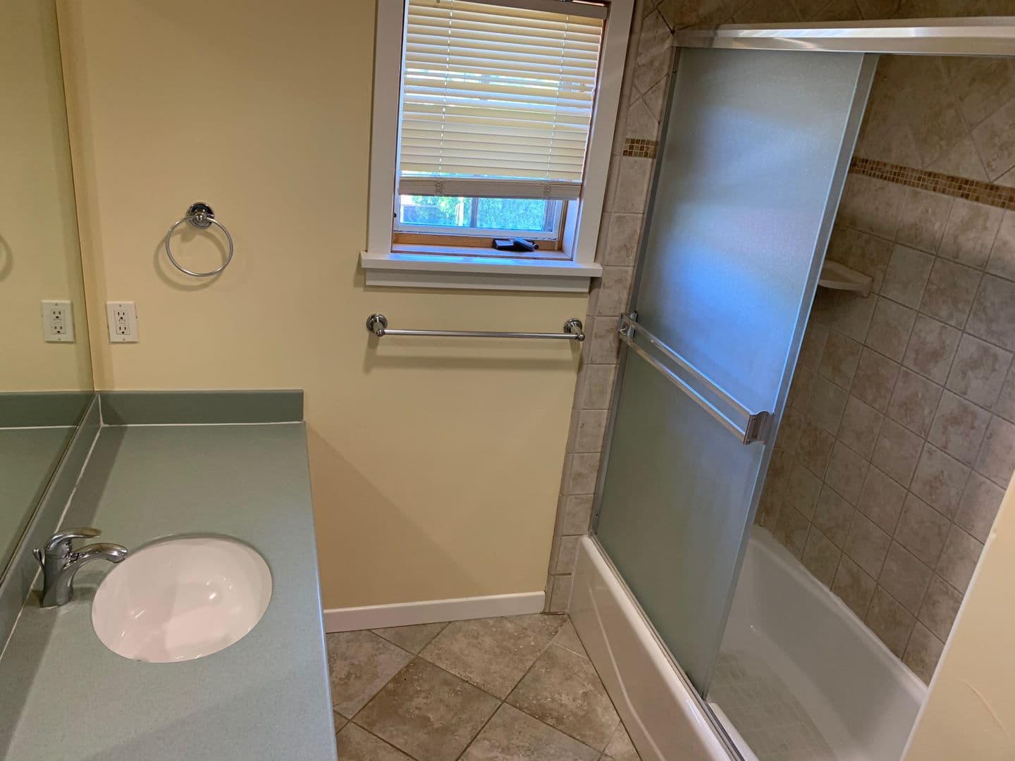 Goleta Apartment: 6736 Sueno