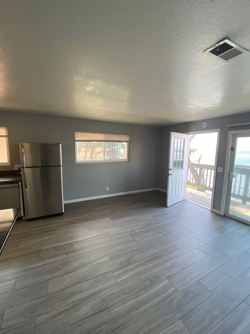 Goleta Apartment: 6777 Del Playa