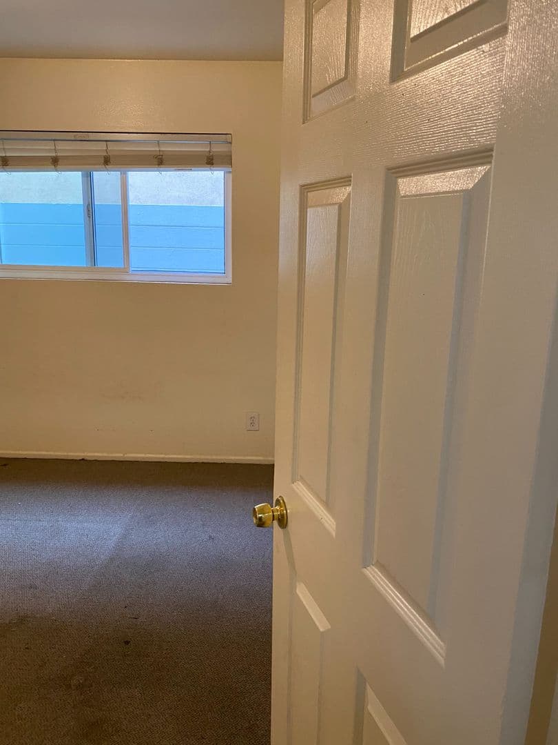 Goleta Apartment: 6681 Del Playa