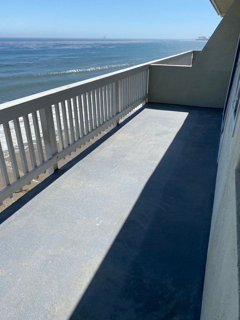 Goleta Apartment: 6561 Del Playa