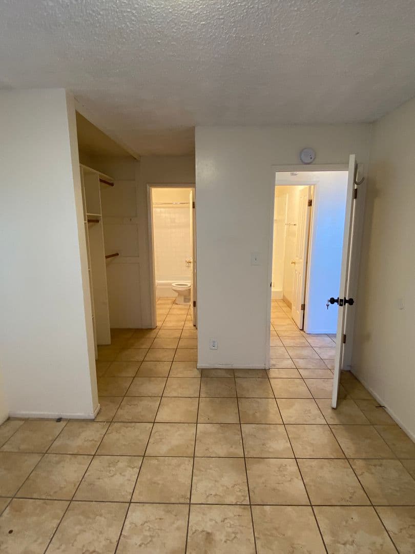 Goleta Apartment: 6561 Del Playa