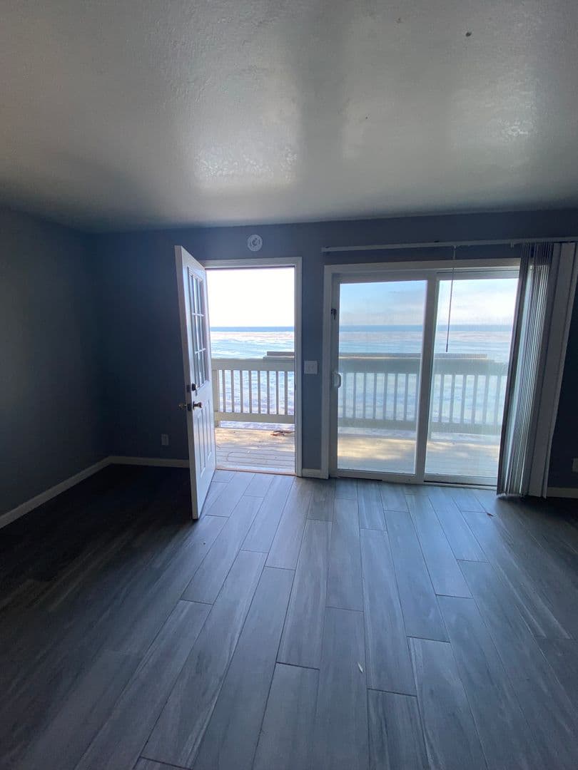 Goleta Apartment: 6777 Del Playa