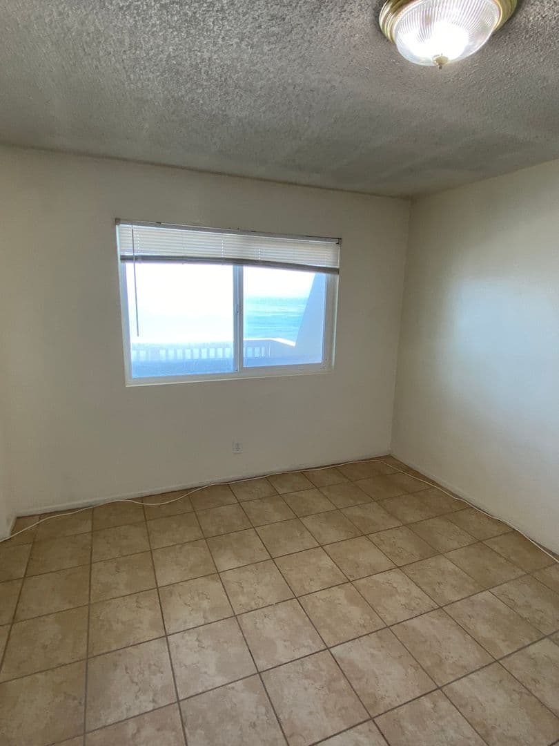 Goleta Apartment: 6561 Del Playa