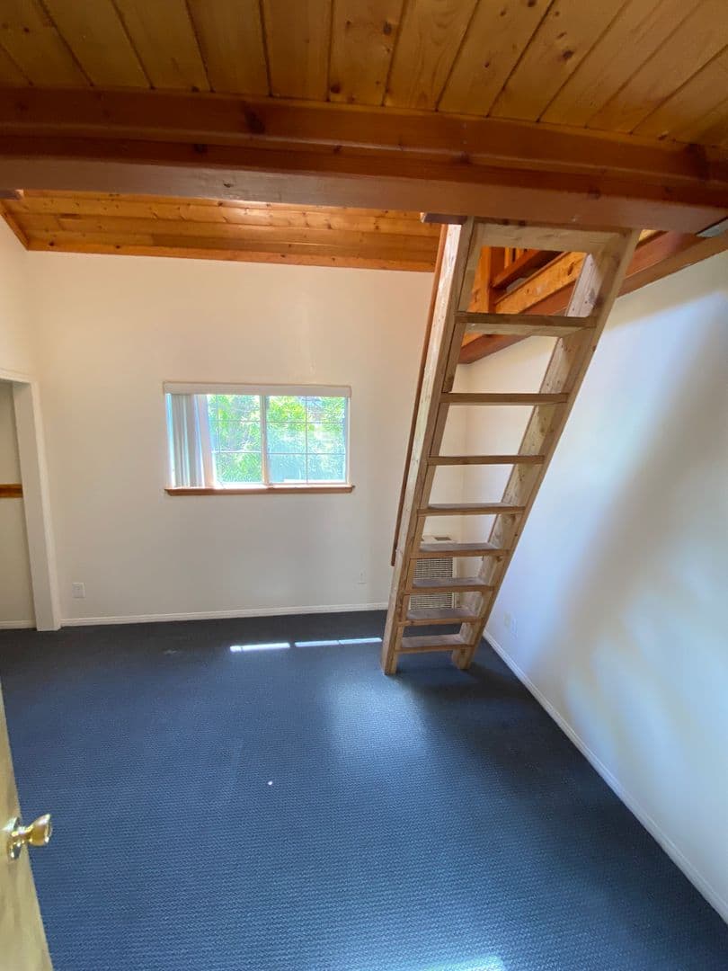 Goleta Apartment: 6564 Del Playa