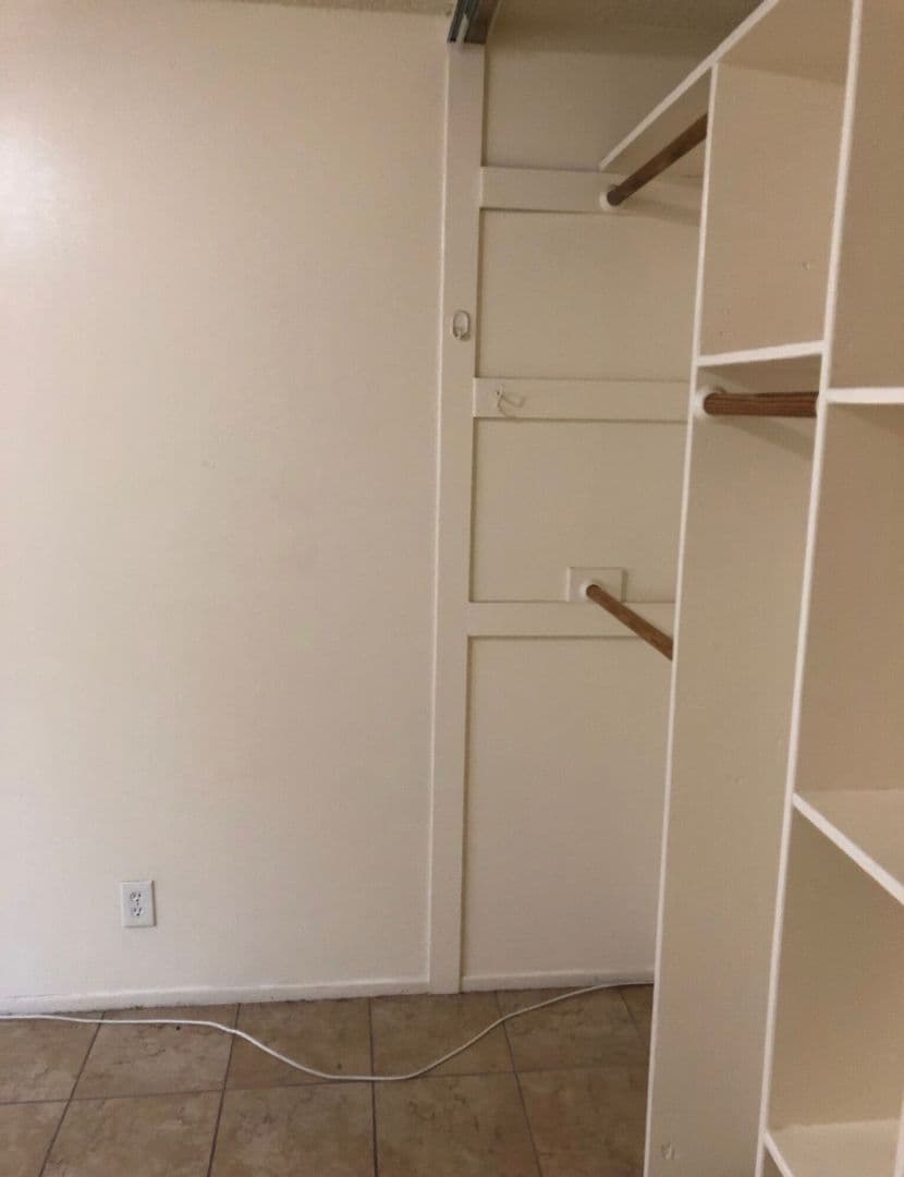 Goleta Apartment: 6561 Del Playa