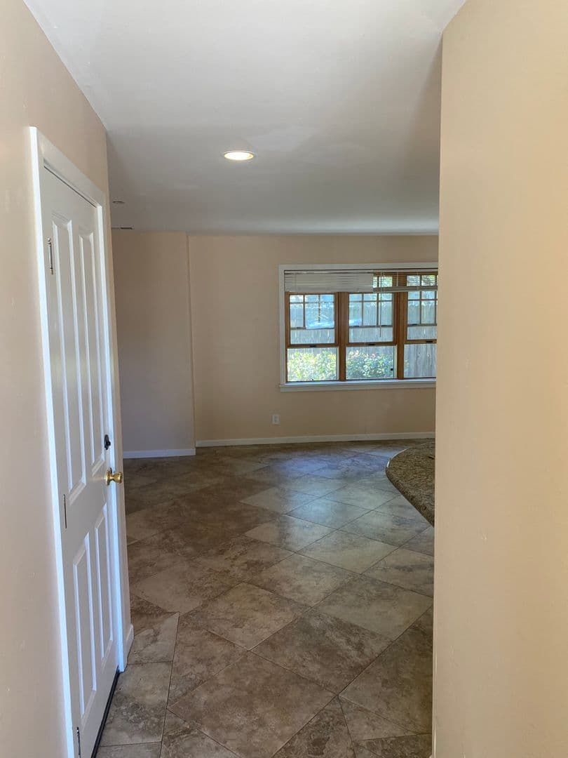 Goleta Apartment: 6736 Sueno