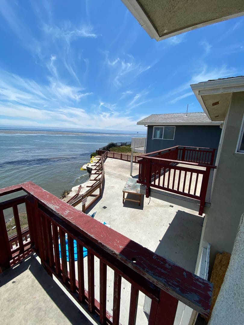 Goleta Apartment: 6705 Del Playa