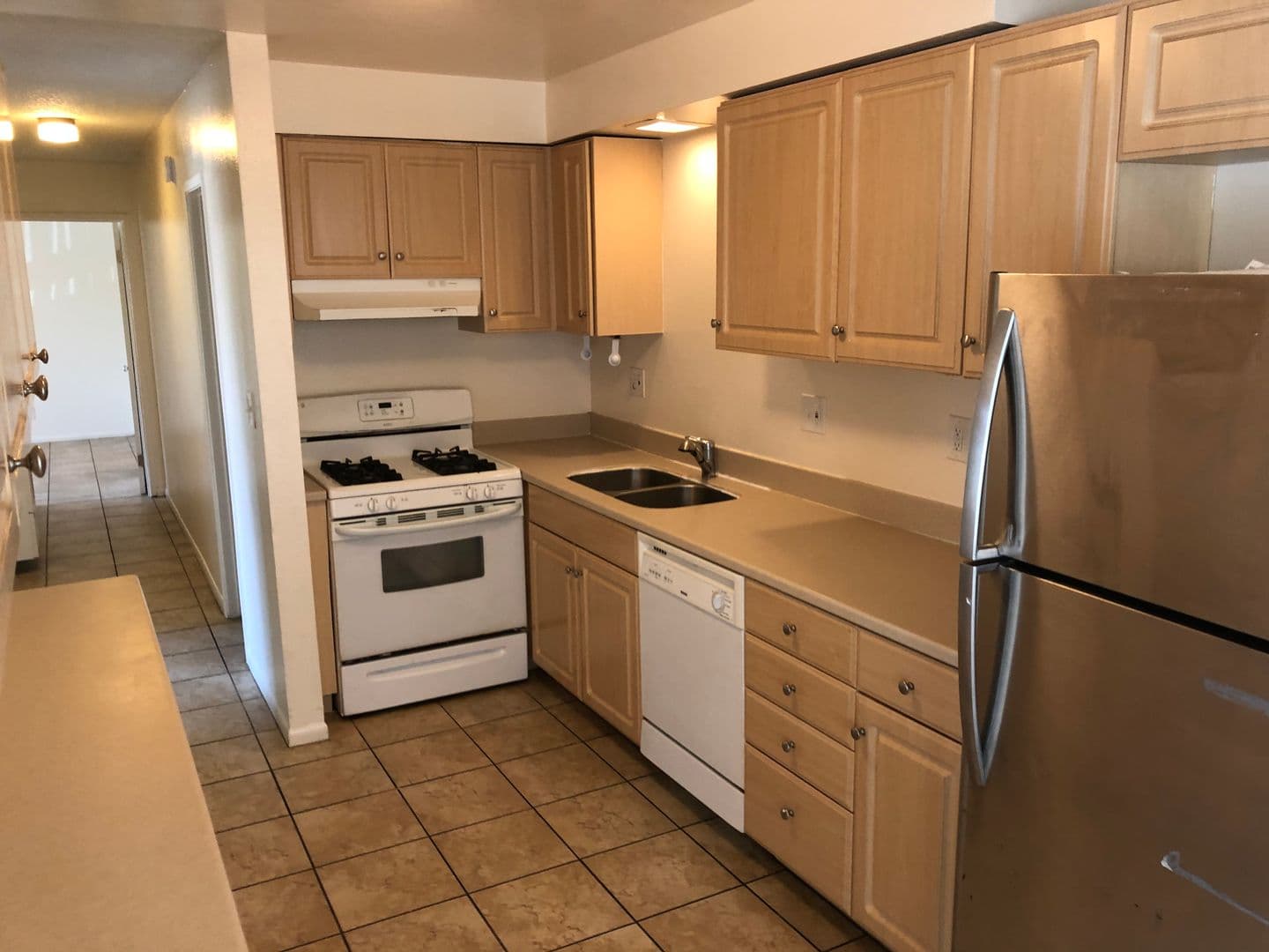 Goleta Apartment: 6561 Del Playa