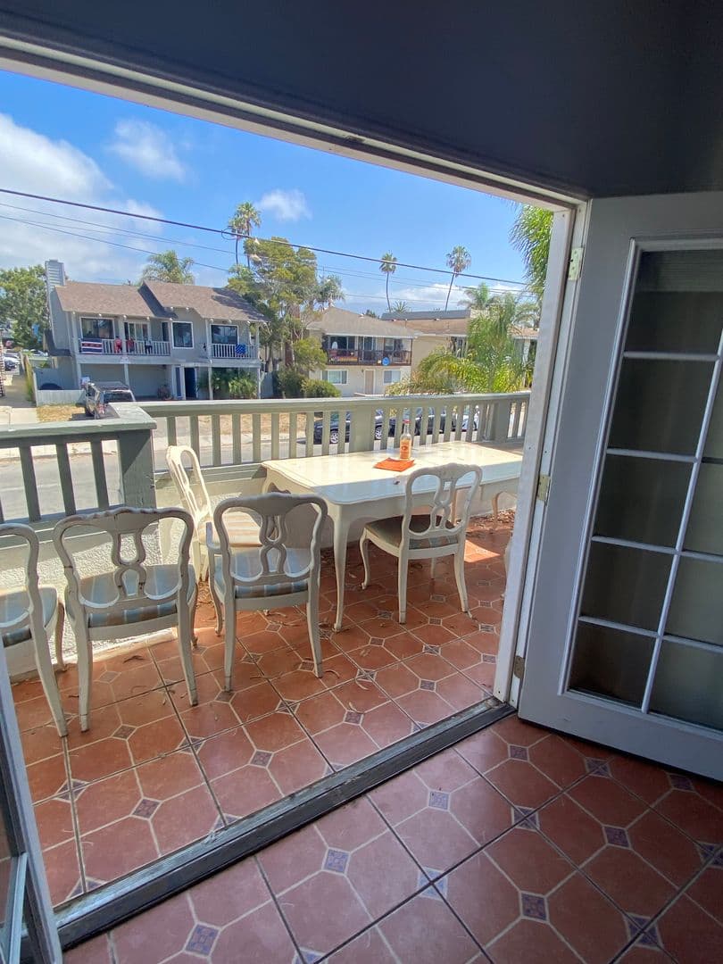 Goleta Apartment: 6777 Del Playa