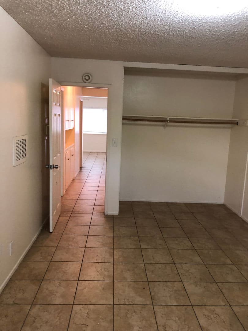 Goleta Apartment: 6561 Del Playa