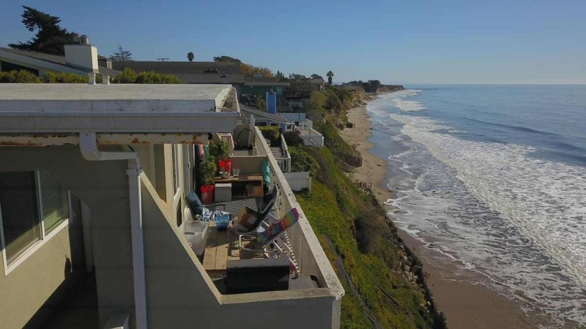 Goleta Apartment: 6561 Del Playa